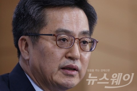 김동연號 ‘안 가본 길’, 최경환號 ‘지도에 없는 길’과 다를까