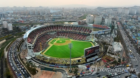 경찰, KIA-두산 한국시리즈 시합날 암표 단속 실시