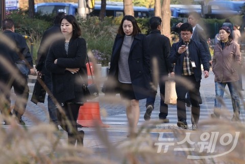 전국 비 온 뒤 체감온도 ‘뚝’···미세먼지 ‘나쁨’