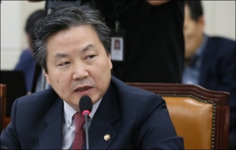 홍종학, 복합쇼핑몰부터 손본다