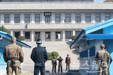 합참 “북한군 1명 JSA 통해 귀순···北 총격으로 긴급후송”