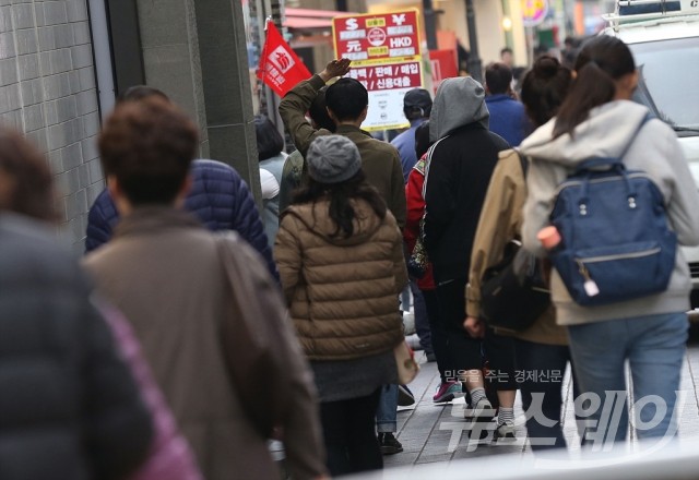 한·중 관계 복원에 따라 한국을 찾는 중국인 여행객들이 증가해 관련 업종 주가 전망이 긍정적으로 제기되고 있다. 사진=최신혜 기자 shchoi@newsway.co.kr