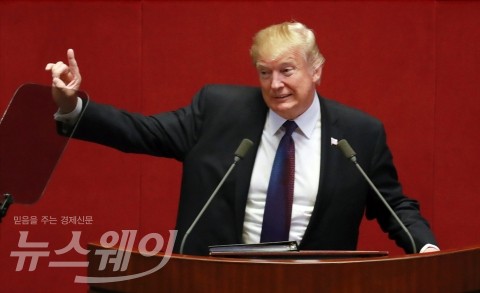 FTA ‘쏙’ 빠진 트럼프 연설··· 文대통령 ‘전략자산 구입’ 제대로 통했다