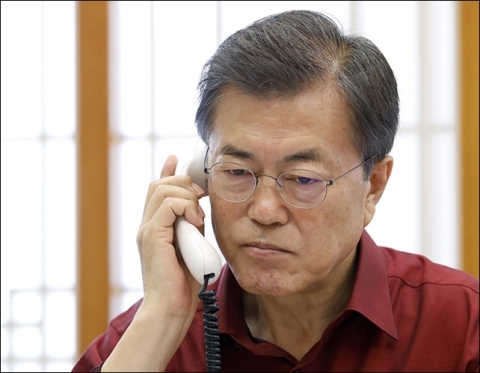 ‘귀국’ 앞둔 문재인 대통령, 전병헌·홍종학을 어찌할꼬?