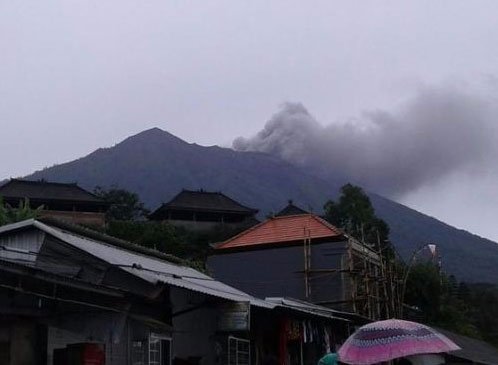 인도네시아 발리 ‘아궁 화산’ 분화. 사진=인도네시아 국가재난방지청(BNPB) 공식 트위터