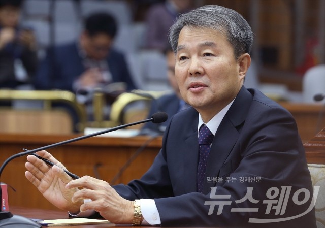 이진성 헌재소장 인준안 국회 통과···297일만에 헌재소장 공백 해소