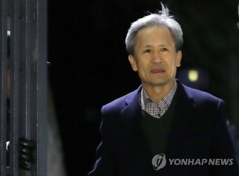‘댓글공작’ 김관진 구속 11일만에 석방···검찰 “대응 방향 검토 중”
