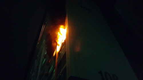 김포 아파트 7층서 화재···탈출하던 60대 여성 추락사