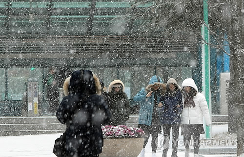 눈이 내리는 모습. 사진=연합뉴스 제공