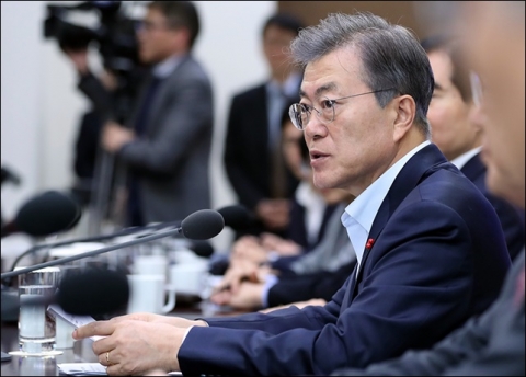 문재인 대통령 “최저임금 인상, 반드시 해야 할 정책”