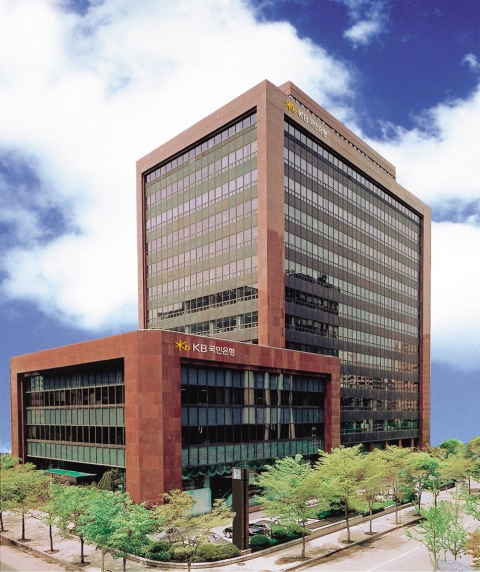 KB금융, 상반기 당기순이익 1조8368억원···전년比 4.1%↓