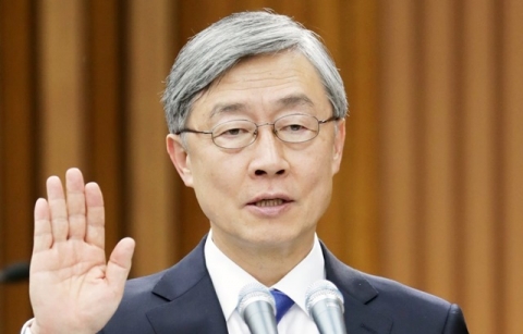 ‘국회 문턱’ 넘은 최재형 감사원장 후보자, 한숨 돌린 文대통령