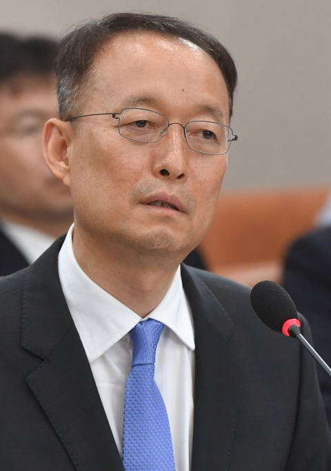 공 넘겨 받은 백운규 장관···삼성 ‘핵심기술’ 여부  판단 미뤄