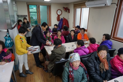 대한노인회 부안군지회, 동지맞이 팥죽 나눔행사 진행