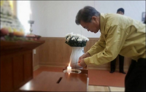 제천 화재 희생자 장례식장을 찾은 문재인 대통령