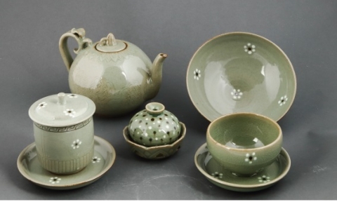 천년 전통 부안고려청자 복원작품 국회서 전시