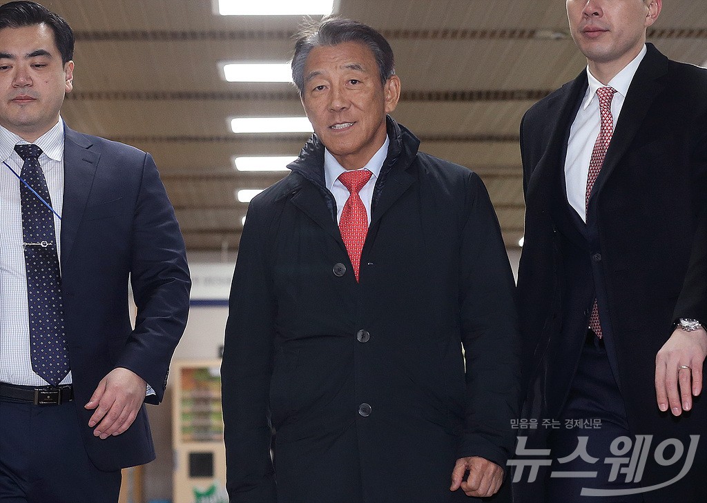 [NW포토]증인 출석한 김창근 SK이노베이션 회장