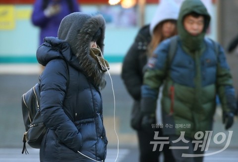 ‘최강 한파’ 닷새째 계속···어제보다 더 추워