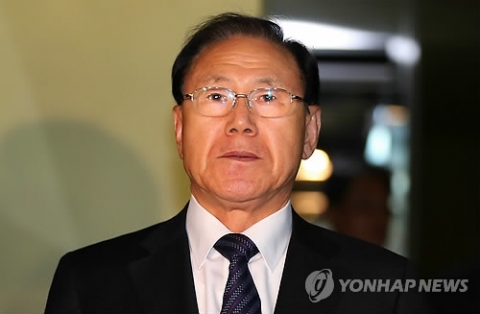 검찰, ‘이명박 전 대통령 집사’ 김백준 등 압수수색···국정원 뇌물 수사