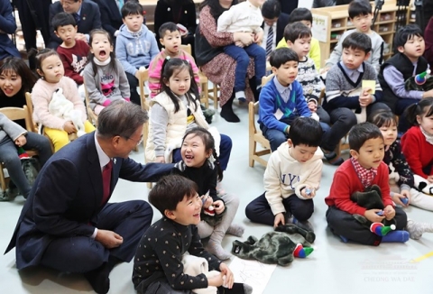 文대통령, ‘내 삶이 달라집니다’ 첫 일정으로 도봉구 어린이집 방문