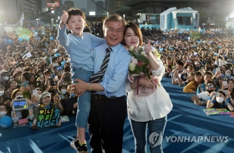 ‘문재인 대통령 딸’ 문다혜씨 정의당 당원 활동···“대통령도 존중”