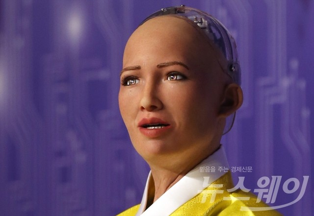 AI로봇 소피아 초청 컨퍼런스, ‘4차 산업혁명 로봇 소피아에게 묻다’. 사진=최신혜 기자 shchoi@newsway.co.kr