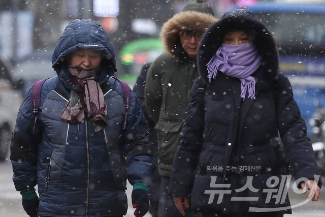 오늘 날씨, 전국 흐리고 곳곳에 눈 또는 비···미세먼지 농도 ‘나쁨’. 사진=최신혜 기자 shchoi@newsway.co.kr