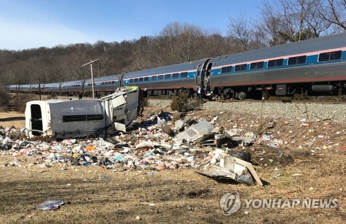 미국 공화당 전세열차, 덤프트럭과 충돌···트럭 운전사 사망