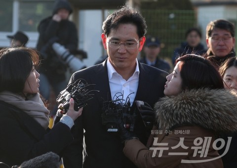 청와대, ‘이재용 판결’ 판사 파면 국민청원에 “관여 못해”