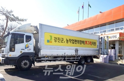 강진군, 2년 연속 농작업 '쪼그리' 여성농업인들에  보급