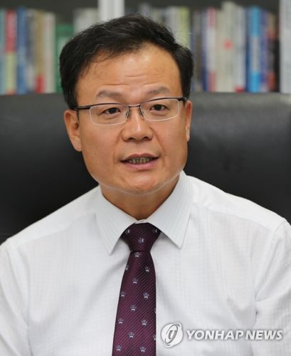 백복인 KT&amp;G 사장 연임 두고 의결권 자문사들 의견 분분