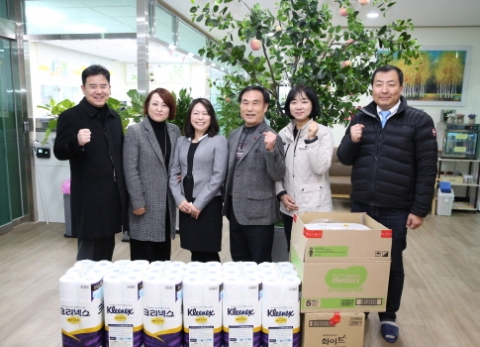 김포시의회, 마송더봄요양원에 위문품 전달...복지사각지대 해소
