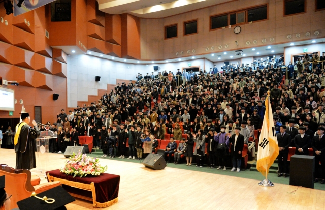 순천대가 2일 ‘2018학년도 입학식’을 개최하고 있다.