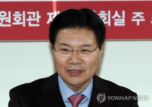 홍문종 의원, 불법자금 수수 혐의로 오는 9일 검찰 조사. 사진 = 연합뉴스 제공