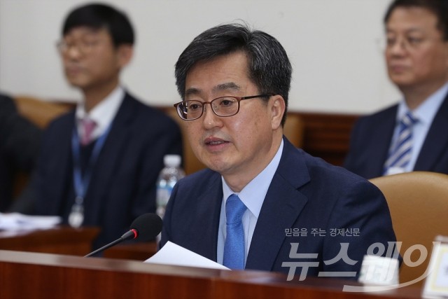 김동연 “성동조선 법정관리 신청, STX 자구노력”