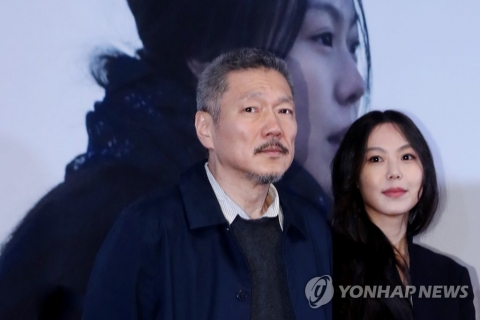 ‘김민희 연인’ 홍상수 감독, 아내 상대 이혼소송 ‘기각’