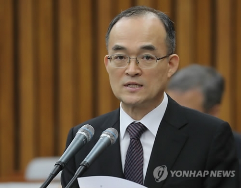 문무일 “공수처 도입시 위헌적 요소 제거해야”