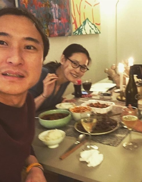 배우 이영진, ‘그알’ 배정훈 PD와 열애···“1년째 교제 중”