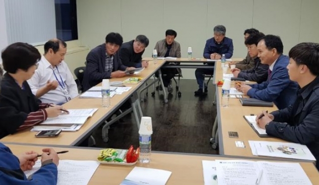 장수군·서귀포시 농민회, 「사과-감귤 품앗이 프로젝트」 논의 기사의 사진