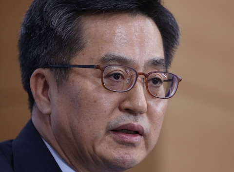 김동연 부총리가 카피라이터를 영입한다고···