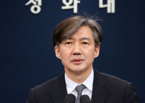 공무원 노동3권서 ‘군인’은 제외, ‘경찰’은?··· 靑 ‘답은 여야에 있다’