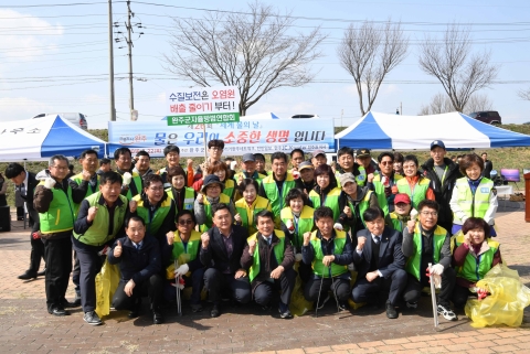 완주군, 세계물의날 기념 하천 정화활동 펼쳐