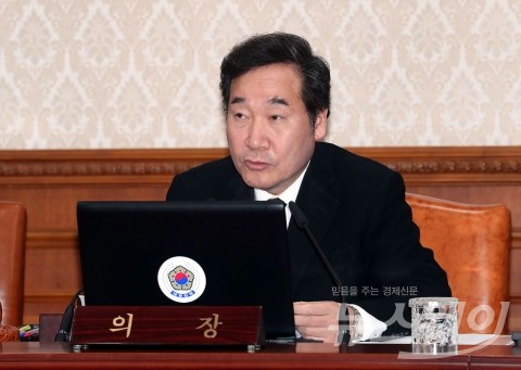 이낙연 총리 “구제역·미세먼지 대책 냉정하게 평가·보완해야”