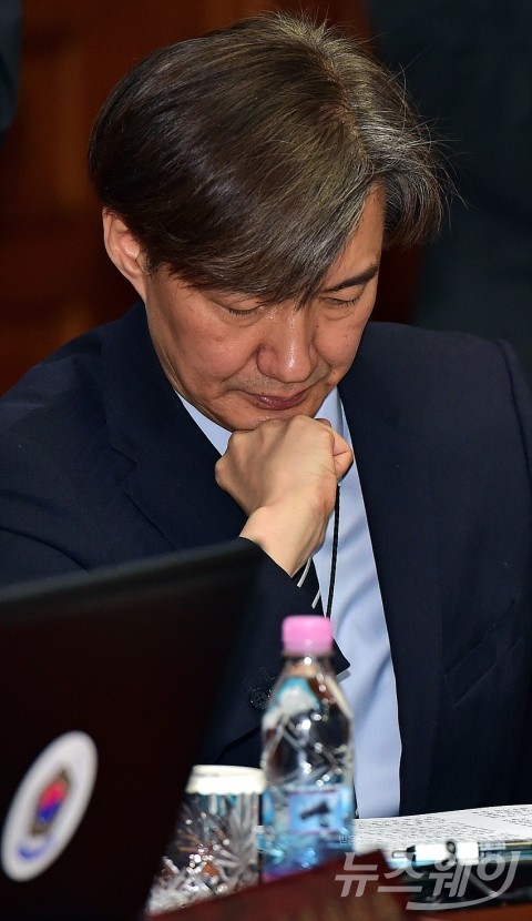 조국 민정수석 “인사검증 비판 겸허히 받아들인다”