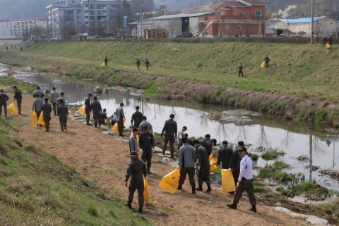 임실군·35사단, 봄맞이 국토대청소 실시