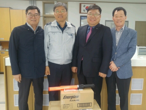 손보협회 호남본부, 전남 완도署 청산파출소에 ‘교통안전물품‘ 전달