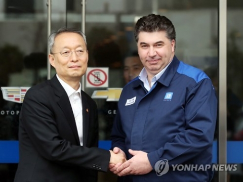 한국GM, 외투지역 지정 신청···백운규 “신기술 보완 필요해”