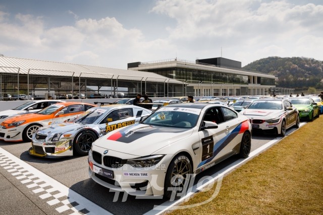 CJ 슈퍼레이스는 3년 연속 용인 스피드웨이에서 개막전을 개최함으로 모터스포츠 대중화에 공을 들이고 있다. 사진=BMW 제공