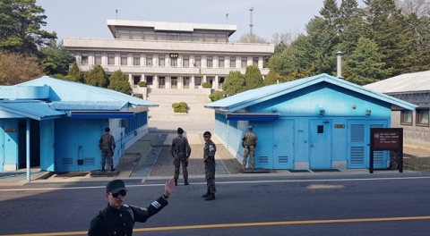 ‘北南, JSA 軍철수’ 소문 퍼지자··· 靑 “거짓말”