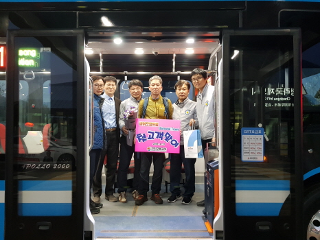 인천교통공사, 국내최초 바이모달트램 개통 첫 고객 맞이 행사
